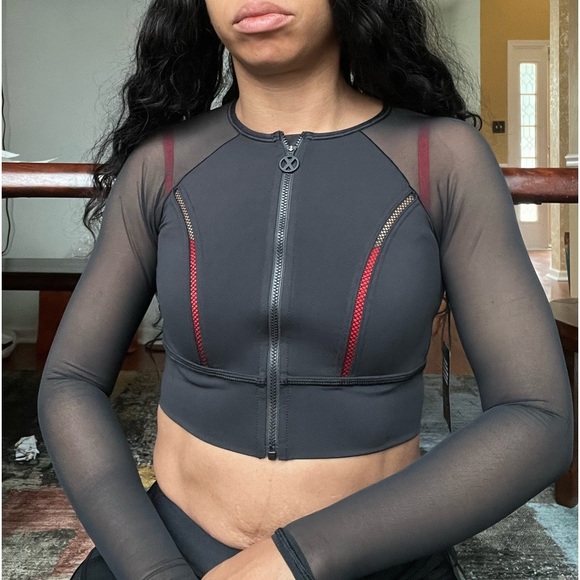 Savage X Fenty Black Caviar Flow High-Waist Trimmed Legging & Zip-Up Crop Jacket - Picture 9 of 16